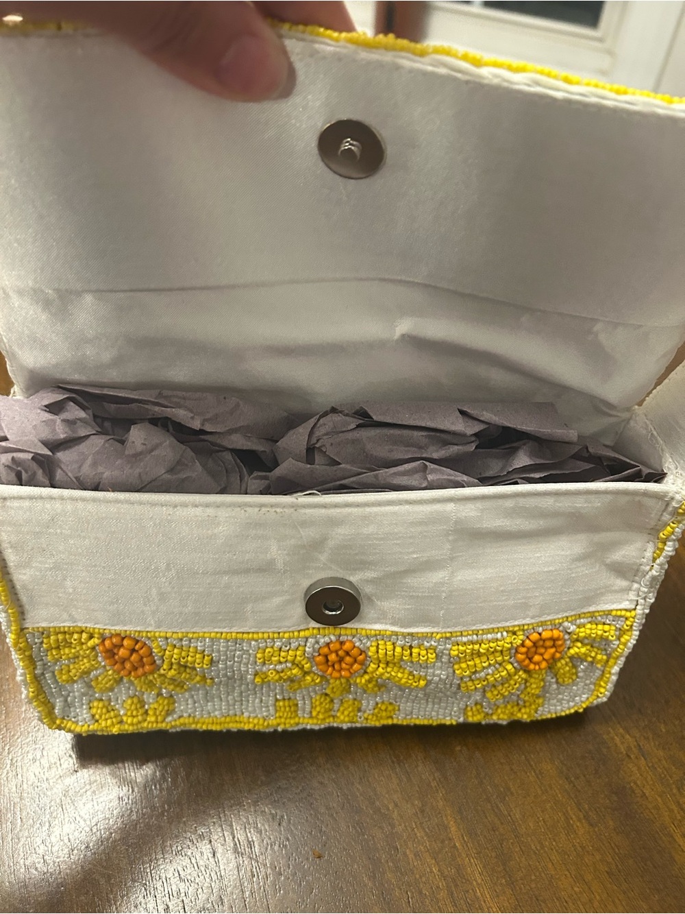 NWT SOL and MER Daisy 🌼 beaded handbag. - Picture 3 of 16